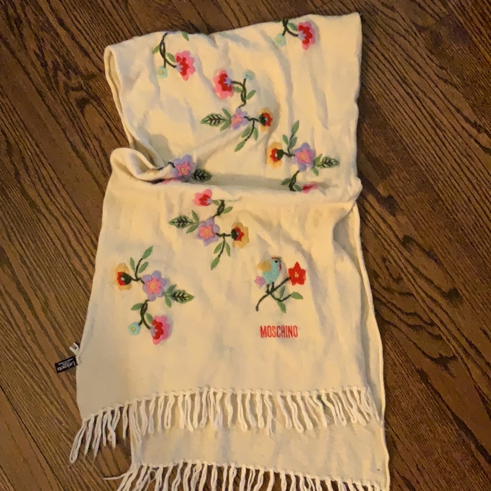 Warm and soft scarf